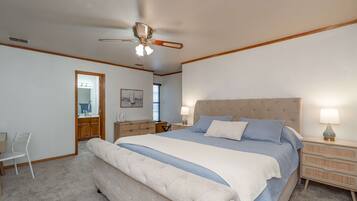 2 bedrooms, desk, iron/ironing board, WiFi