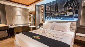 PRESIDENT SUITE