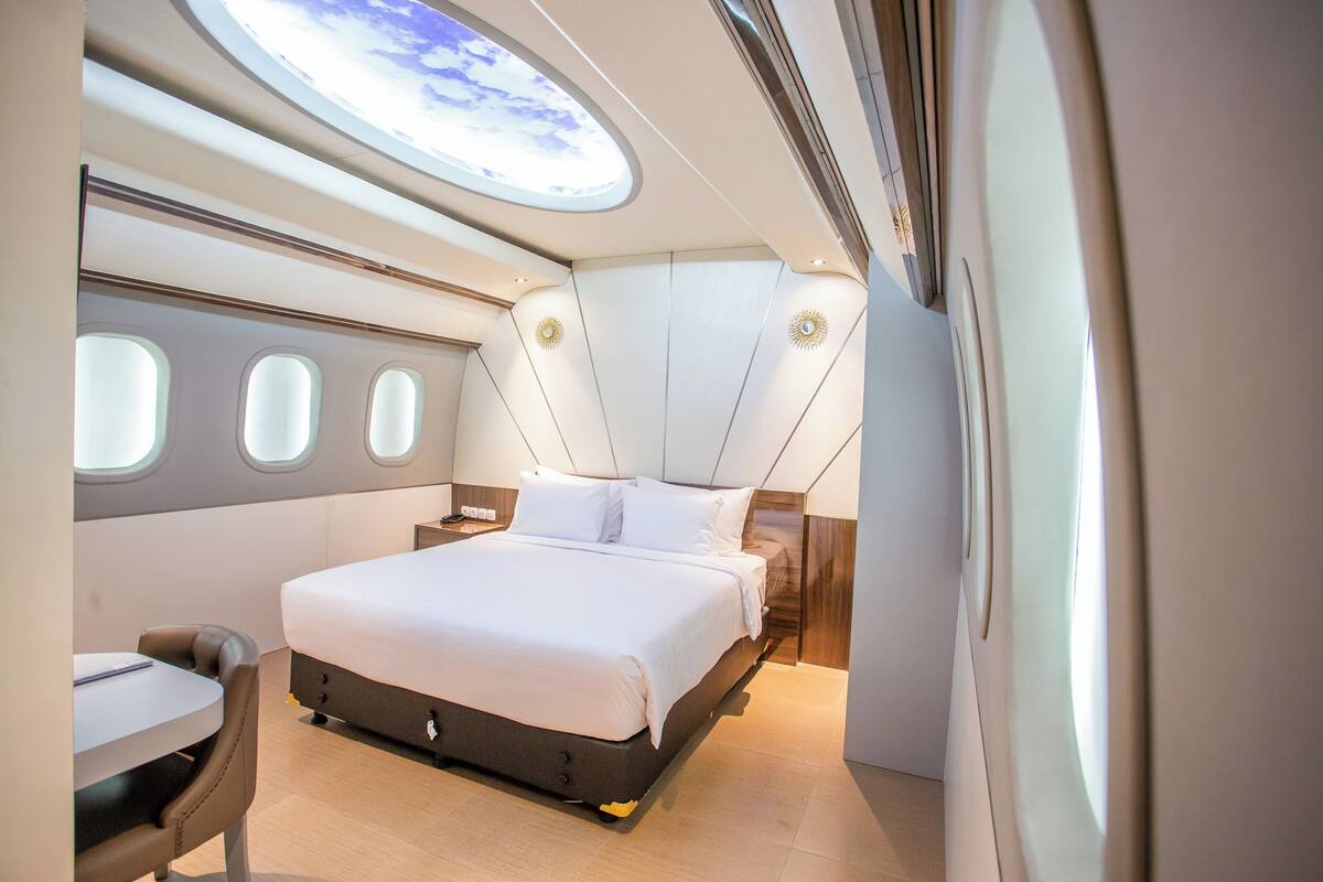 AIRPLANE CABIN ROOM | Literie de qualité supérieure, bureau, Wi-Fi gratuit