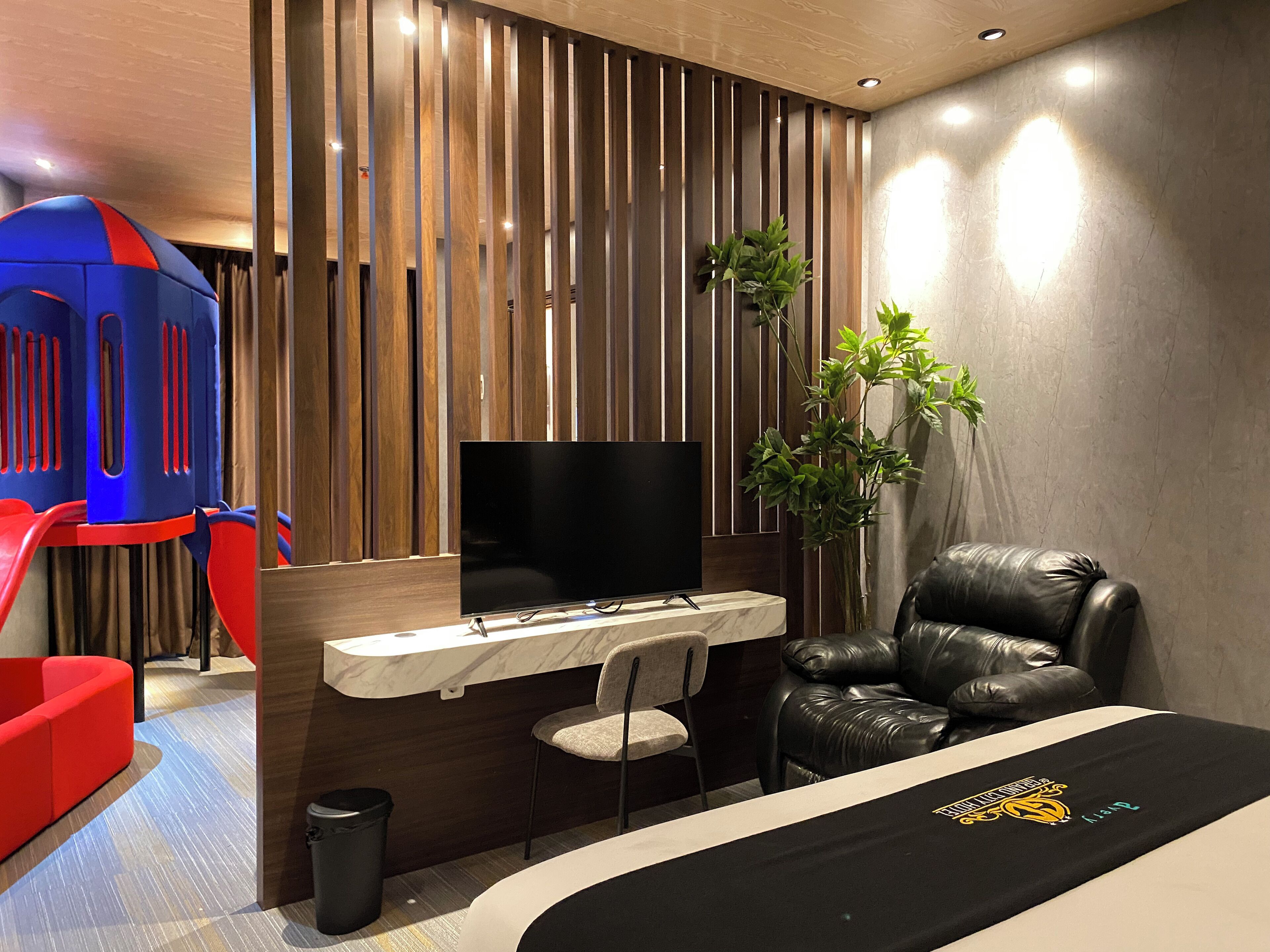 Royal Studio Suite
