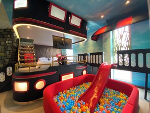 CRUISE THEME | Roupas de cama premium, escrivaninha, Wi-Fi de cortesia