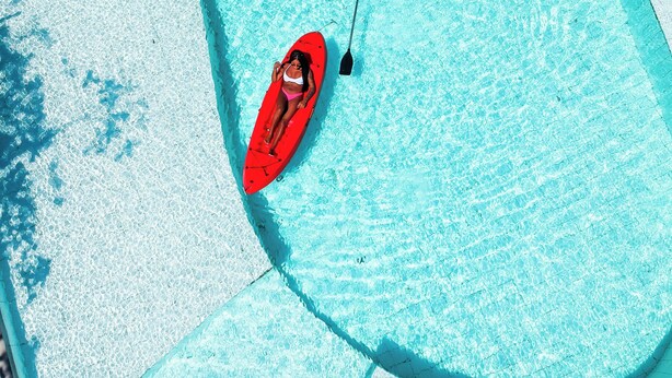 Outdoor pool, open 8:00 AM to 10:00 PM, pool umbrellas, pool loungers - Pousada Ibiza Náutica Angra dos Reis (Angra dos Reis)