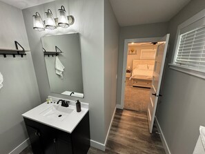 3 bedrooms, in-room safe, desk, iron/ironing board - Wildcat Ridge,gorgeous,great location,modern,sleeps 9 (Manhattan)