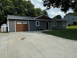 Exterior - Wildcat Ridge,gorgeous,great location,modern,sleeps 9 (Manhattan)