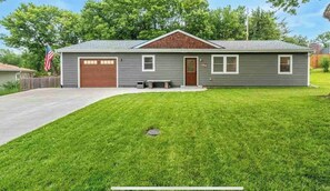 Exterior - Wildcat Ridge,gorgeous,great location,modern,sleeps 9 (Manhattan)