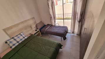 Departamento básico, vista al resort | 2 habitaciones y tabla de planchar con plancha