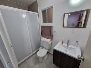 Basic Apartment, Resort View | Bathroom