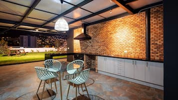 Apartemen, 2 kamar tidur, balkon | Teras/patio