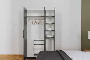 3 bedrooms, iron/ironing board, WiFi, bed sheets - Outstanding Neubau 3BR w/ Elevator & Laundry, by Blueground (Vienna)