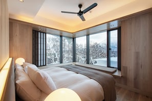 Luksus-firemannsrom | Safe på rommet, skrivebord og skrivebord for bærbar PC