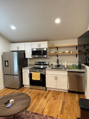 Micro-ondas, fogão, cooktop, lava-louças