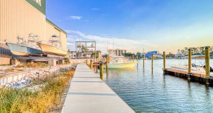 Holiday Harbor Marina Apartment with boat slip!