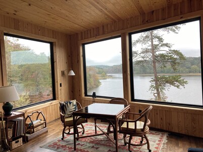 Modern Lakefront Family Cabin with Breathtaking Views on Lake Tuscaloosa