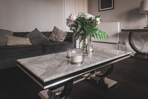 TV, stereo - Beautiful Apartment in Stirling (Stirling)