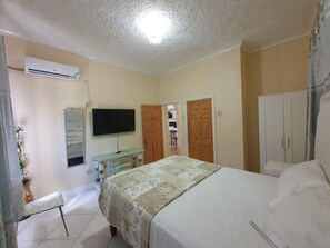 7 Schlafzimmer, Bügeleisen/Bügelbrett, WLAN, Bettwäsche