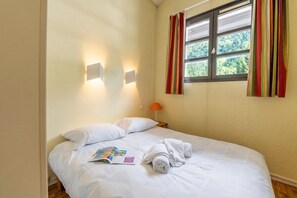 3 bedrooms, free WiFi, bed sheets