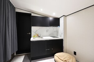 Comfort Room | Living area