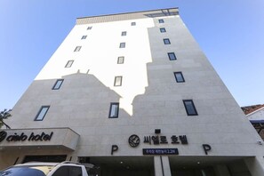 Facciata della struttura