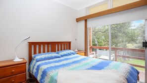 3 bedrooms, WiFi - Jimmys Beach Waterfront (Hawks Nest)