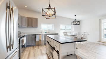 Fridge, microwave, oven, stovetop