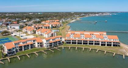 Coastal condo with shared pool & great views - great location