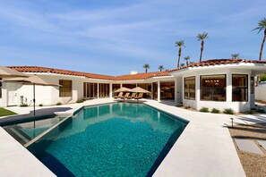 A heated pool - Desert home with sauna, netflix streaming, pool & dog friendly (Indian Wells)