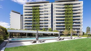 Pool - Relax in luxury, a short walk to the beach (Gold Coast)