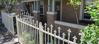 Stylish country cottage in central Orange
