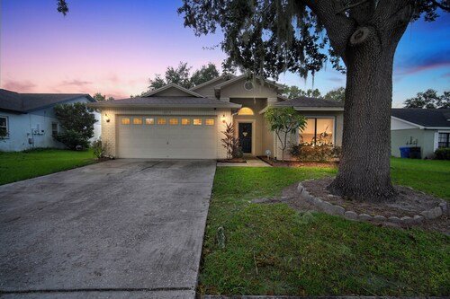 Charming 3-bedroom Pet Friendly house in tranquil Riverview