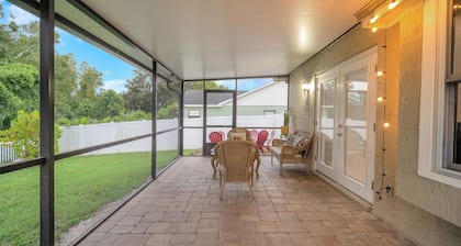 Charming 3-bedroom Pet Friendly house in tranquil Riverview