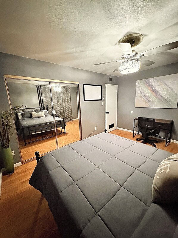 3 bedrooms, desk, iron/ironing board, travel cot - CHARMING 3-BEDROOM HOUSE WITH AC AND WiFi CENTRALLY LOCATED IN YUMA (Yuma)