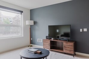 Fernseher, Stereoanlage