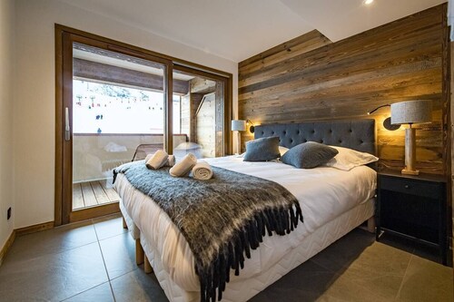 8-person flat in a new residence on the snow front