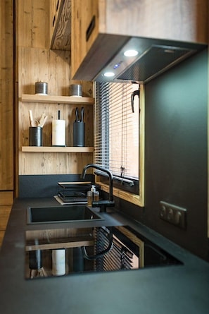 Fridge, oven, dishwasher, toaster