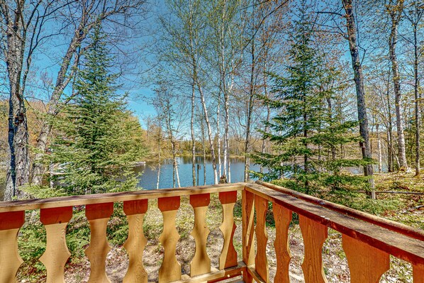 Property grounds - Lakefront home with large patio, fire pit, & a provided kayak (Presque Isle)