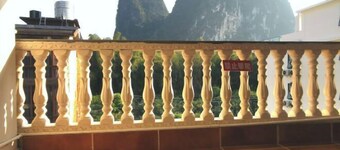 Yangshuo Huayuan Hotel (20 yuan Renminbi Scenic Area)