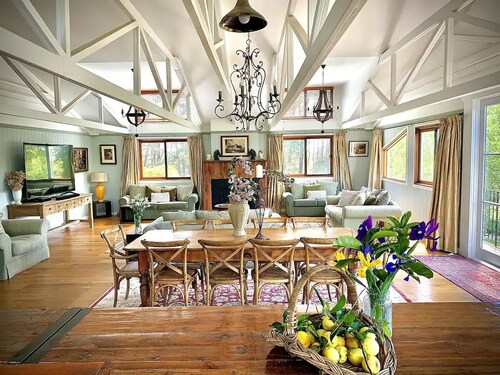 The Grange Berrima - The Ultimate Rural Retreat. Sleeps up to 13.
