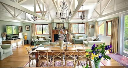 The Grange Berrima - The Ultimate Rural Retreat. Sleeps up to 13.