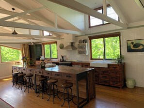 Micro-ondes, four, plaque de cuisson, lave-vaisselle