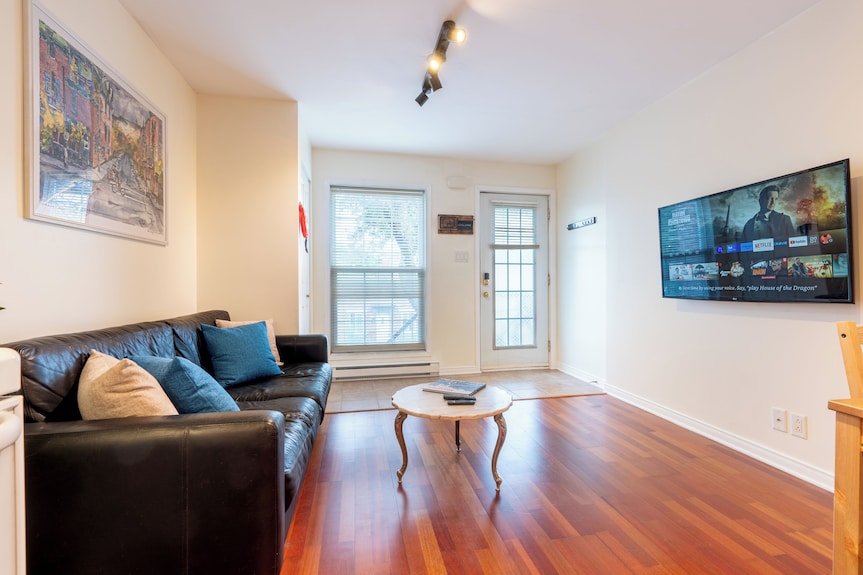 Apartment In Montreal's Little Italy - Montreal