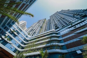 Vista frontal de la propiedad