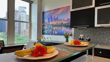 Condo, 2 phòng ngủ | Khu ăn uống