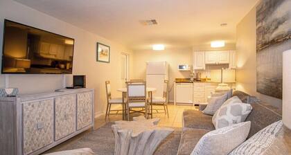 Charming Manasota Key duplex with beach access - Island Breeze 14