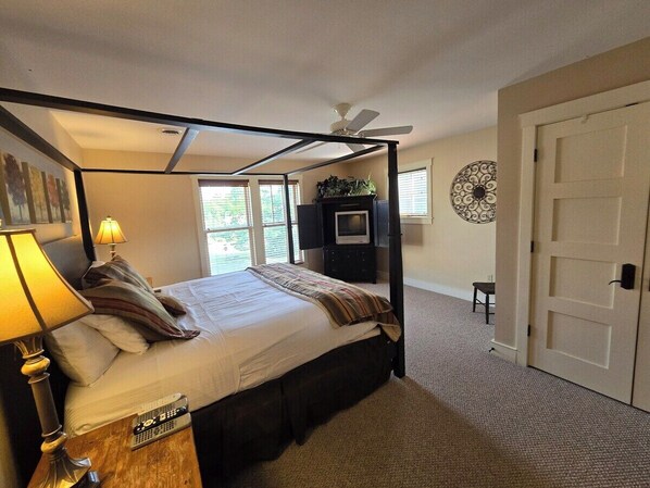 4 bedrooms, free WiFi, bed sheets