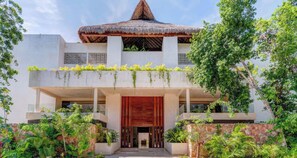 Exterior - Rooftop Pool, Jacuzzi, Balcony, Gym, Sauna & Games (Tulum)