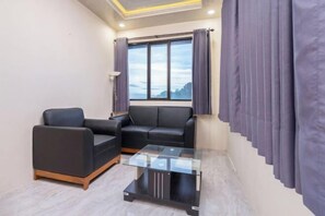 Room - Grand Valonia Hotel Cafe & Park Jember (Sumbersari)