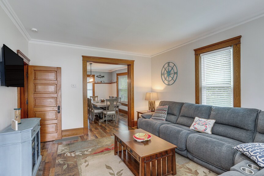 3 Mi To Cedar Point: Sunny Sandusky Home W/ Yard - Indoor Water Park, Sandusky