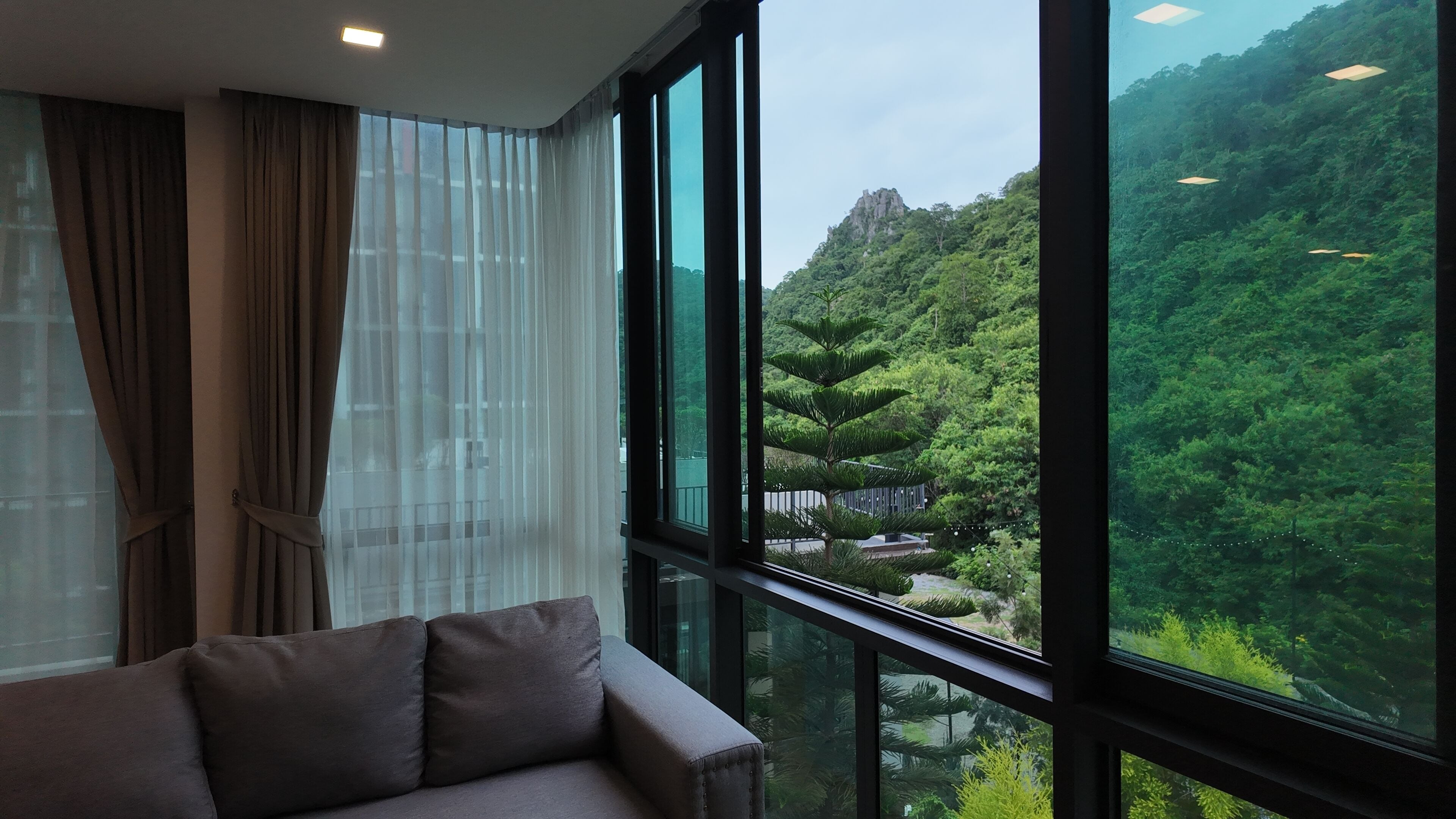 Bañera y ducha independientes, bañera profunda