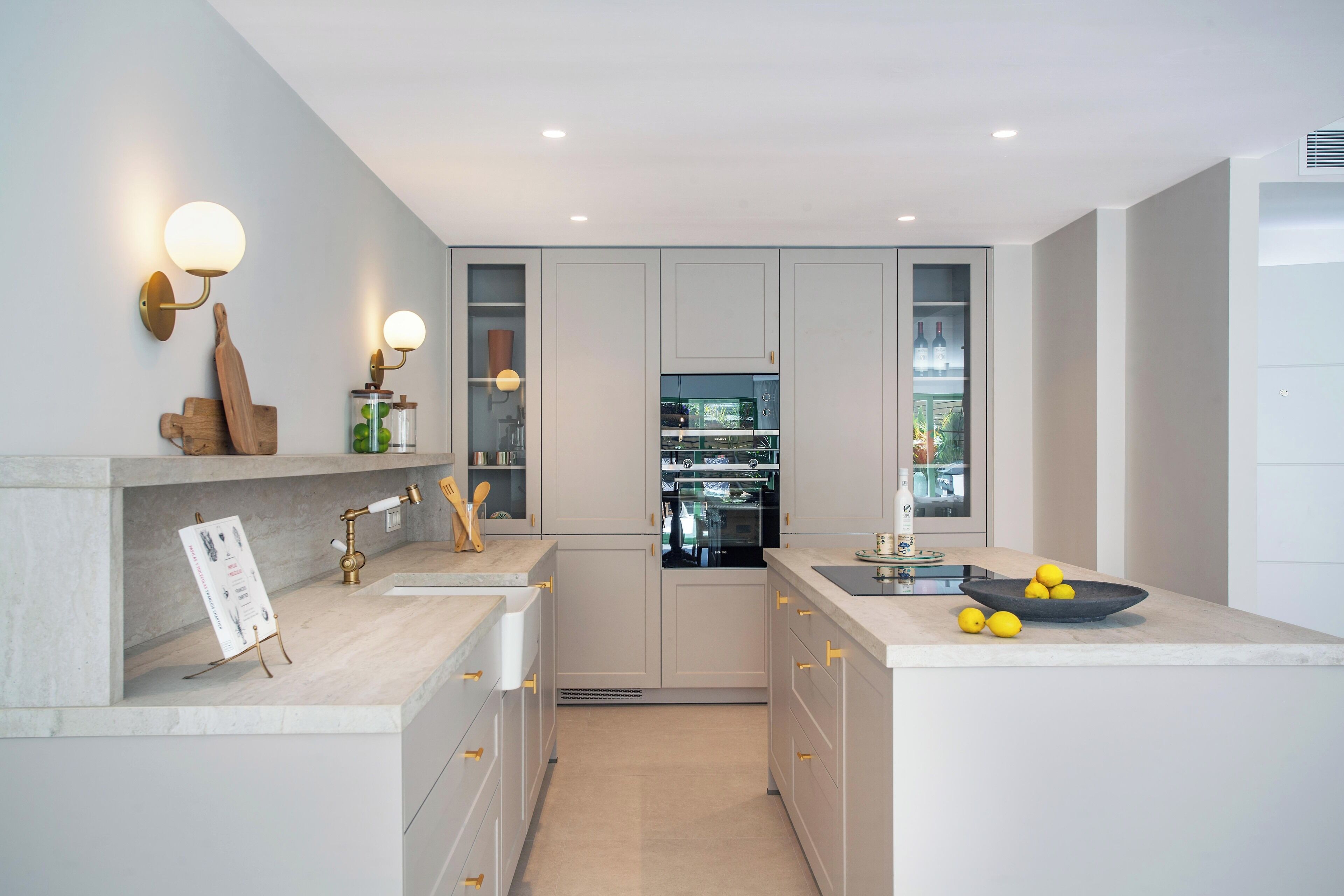 Geladeira, micro-ondas, fogão, lava-louças