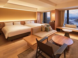 Waterfront Premier Suite, Non Smoking | In-room safe, free WiFi, bed sheets